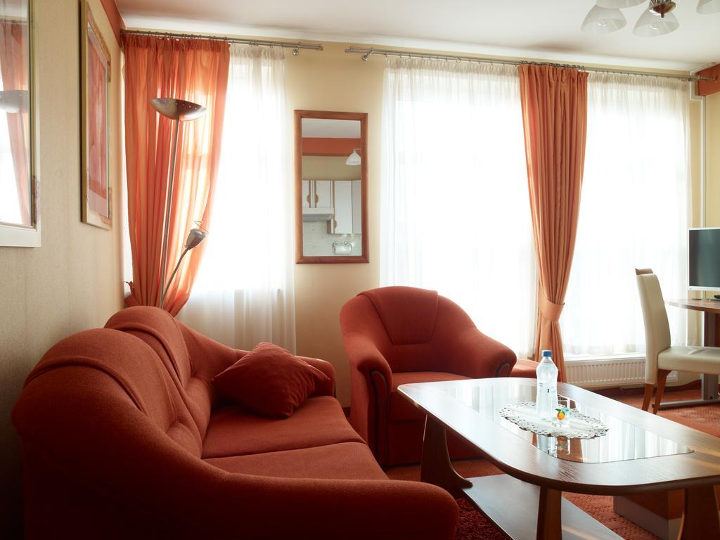 Hotel Atrium Nowy Tomyśl Rom bilde